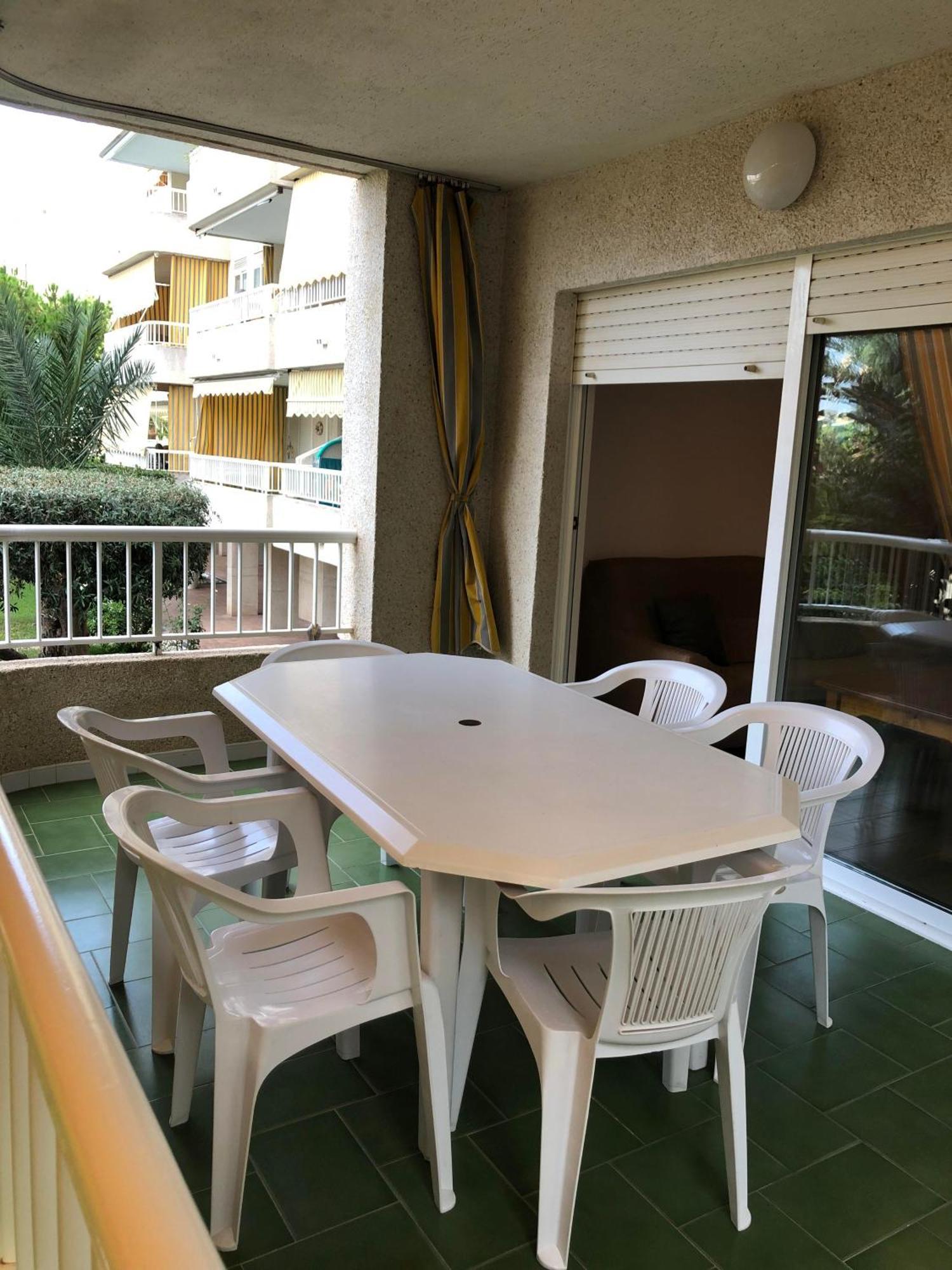 Apartamento En Alquiler Parque 8, Playa De Gandia Eksteriør bilde